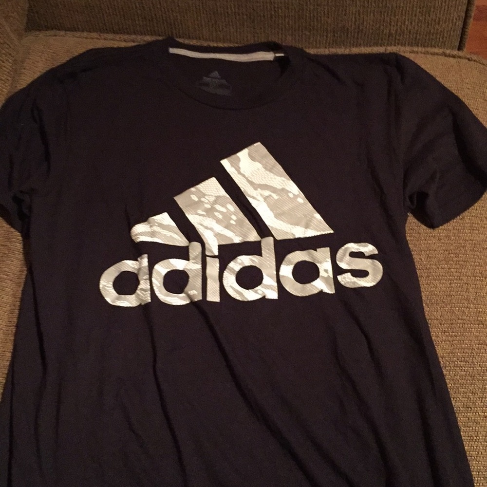 Men’s adidas graphic go to t shirt